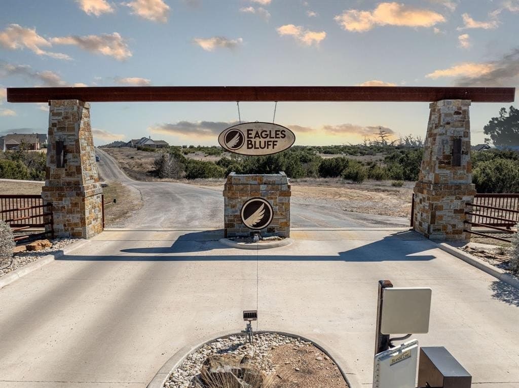 1145 Eagles Bluff Drive