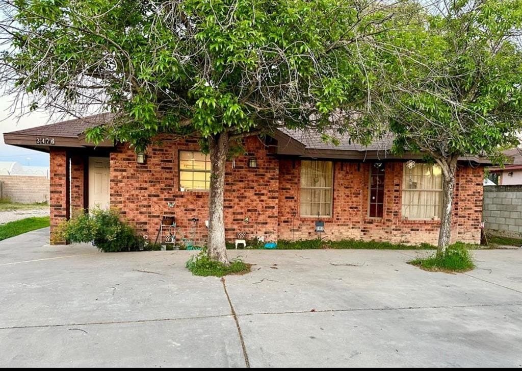 3476 Siesta Drive