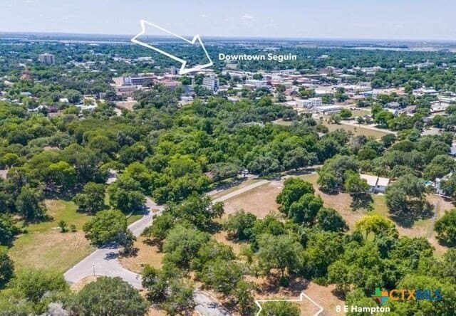 8 E Hampton Drive lot: 10
