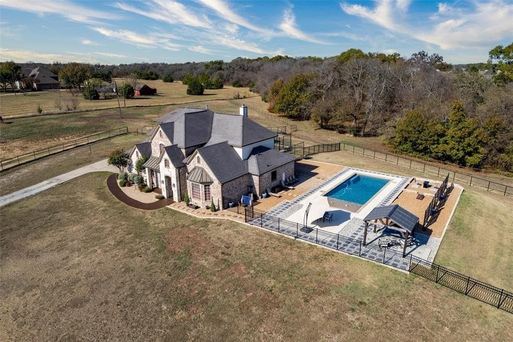 5033 Brook Lane