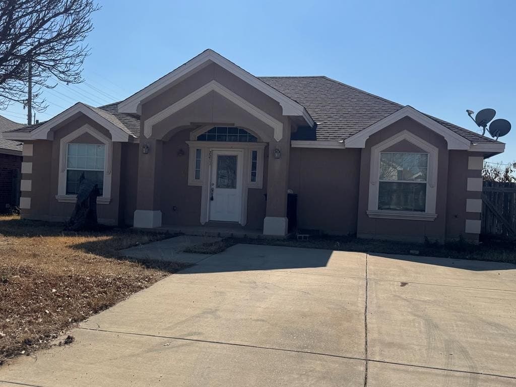 2211 Villa Circle