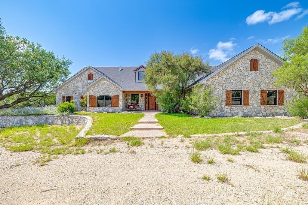 6873 Green Oaks Drive