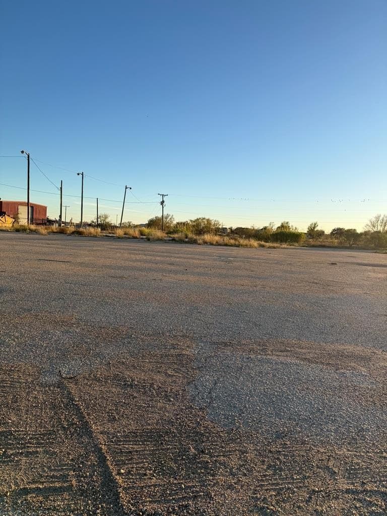 913 E I-20