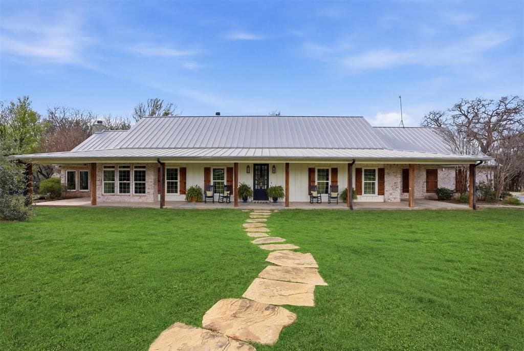 2151 Lipan Highway