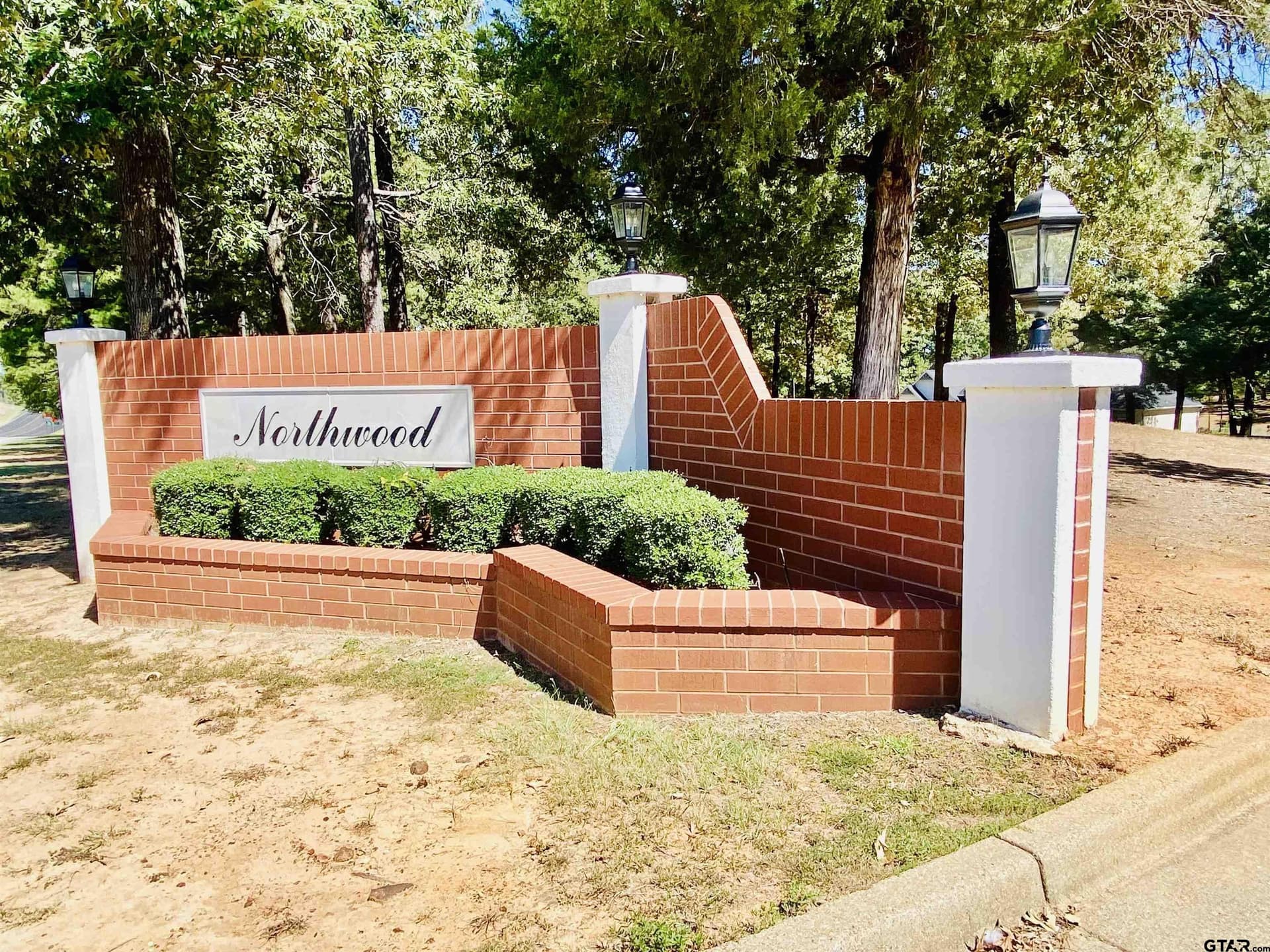 Lot 32 Easy St
