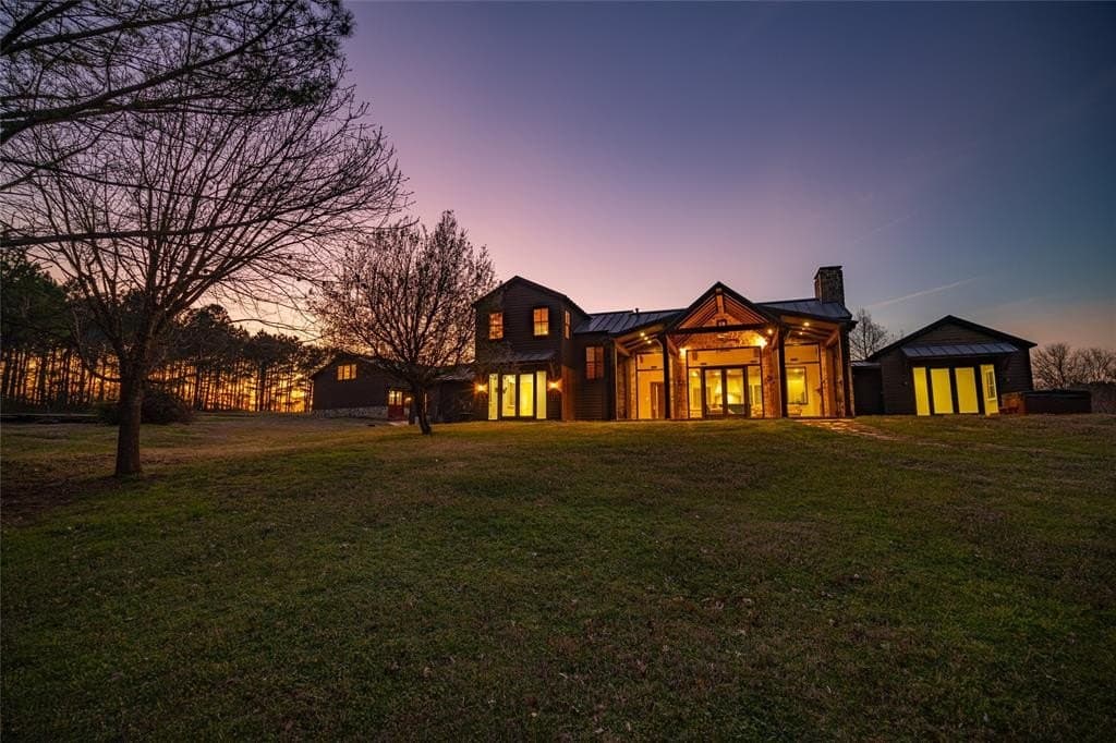 1002 Private Road 7892
