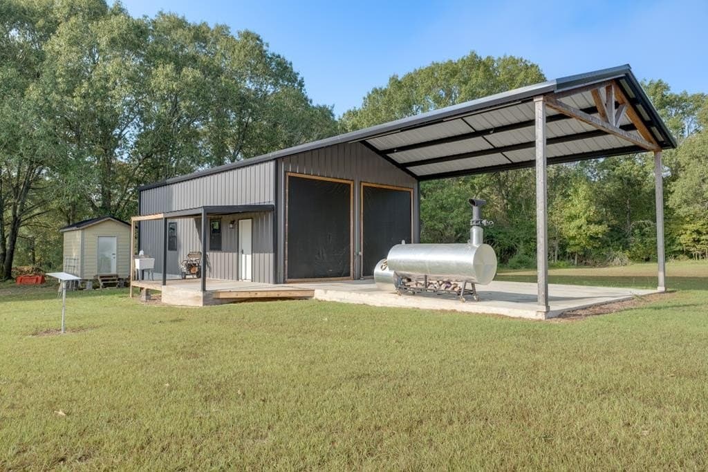 760 Private Road 2422