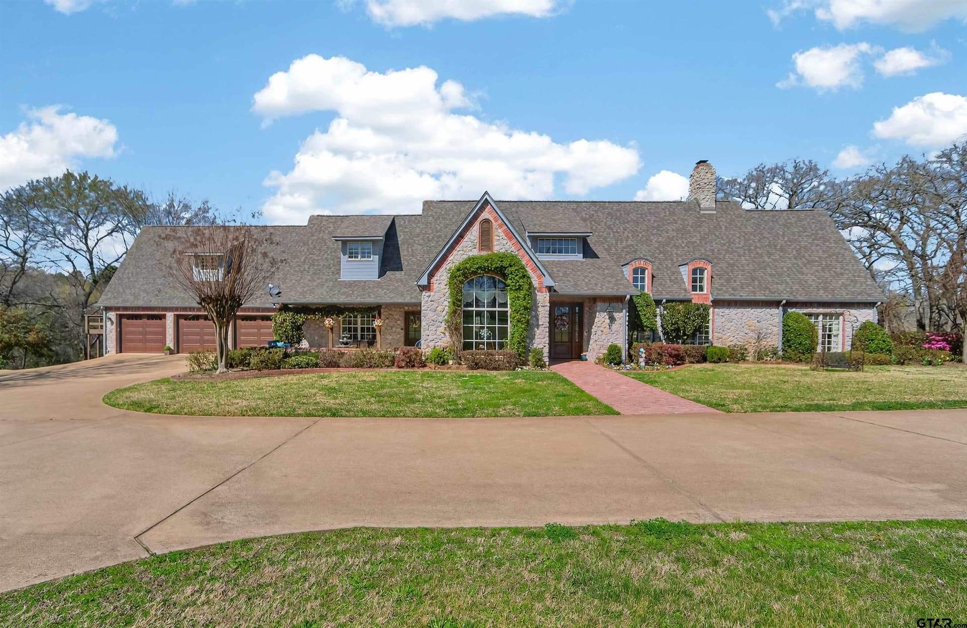 535 Riata Rd.