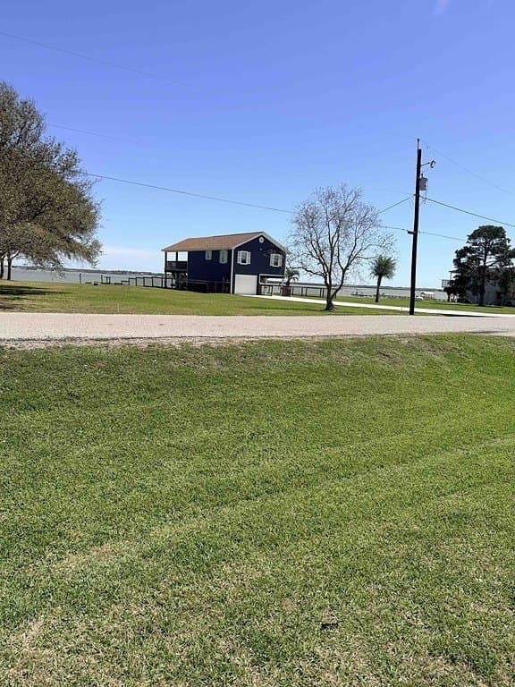1912 Bayview Drive