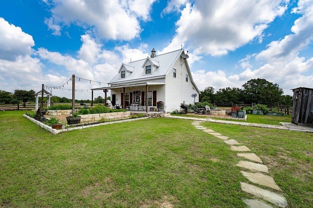 5939 Round Top Road