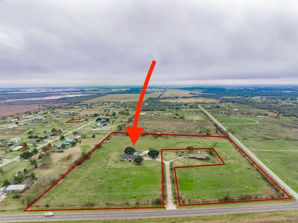 5612 E State Highway 243