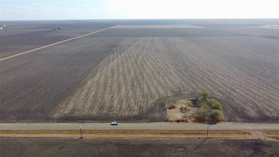 FM 3089 & CR 1751 lot: 000