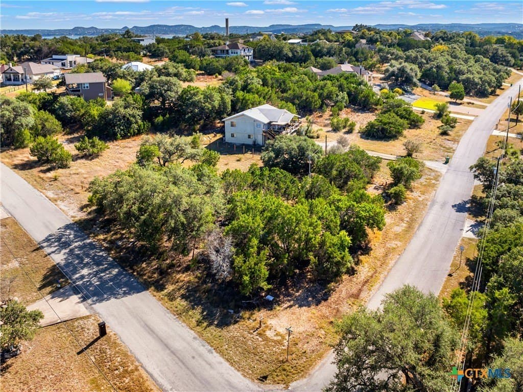826 Lake Island Drive lot: 32
