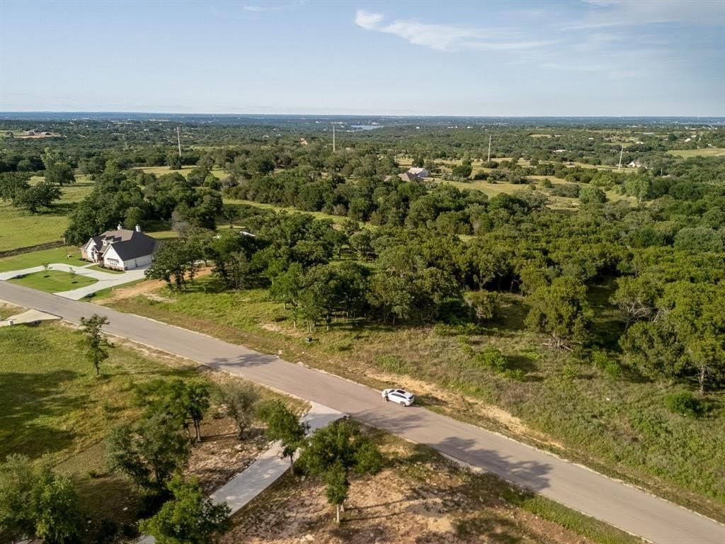 2124 Lacee Court