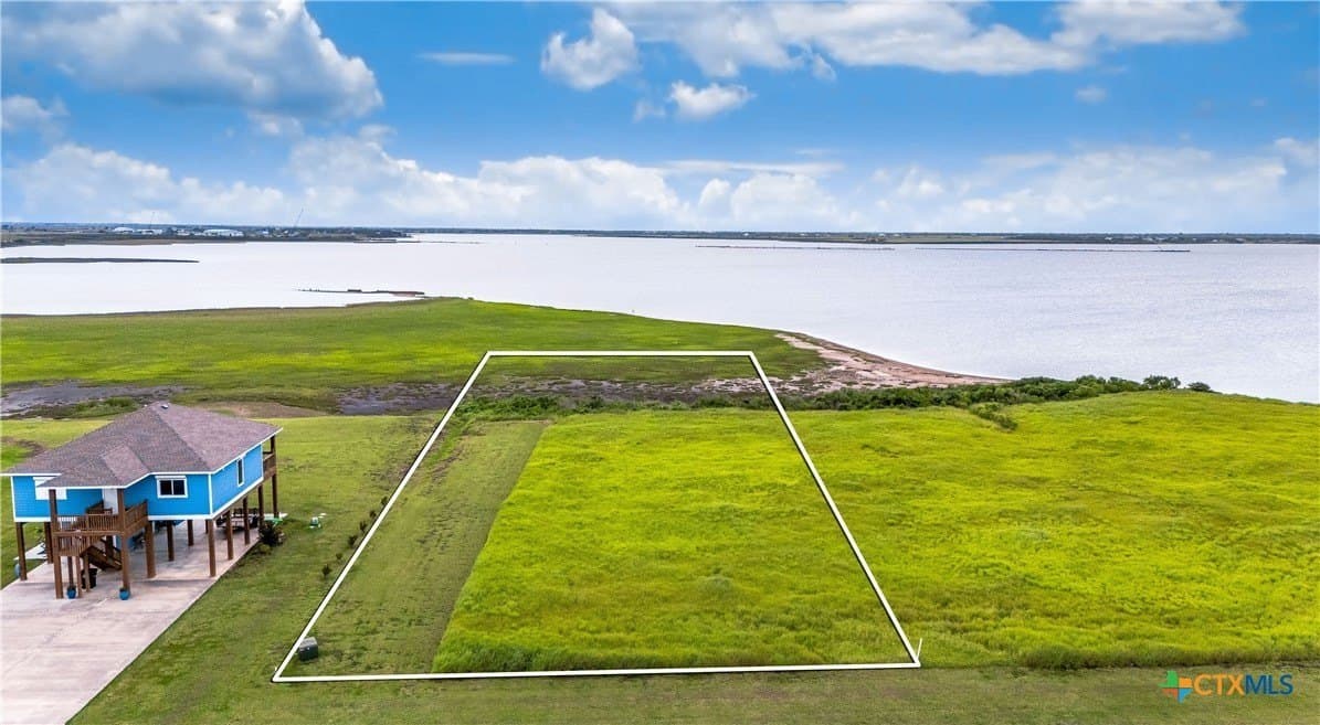 Bay Point Drive lot: 37