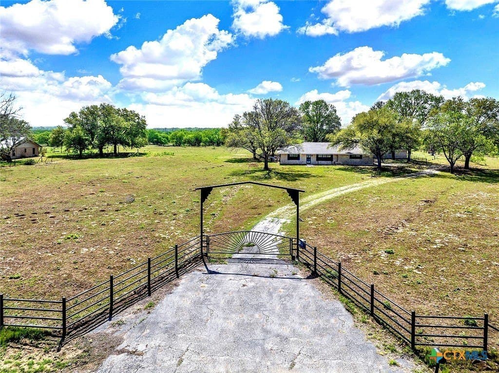 1212 County Road 337