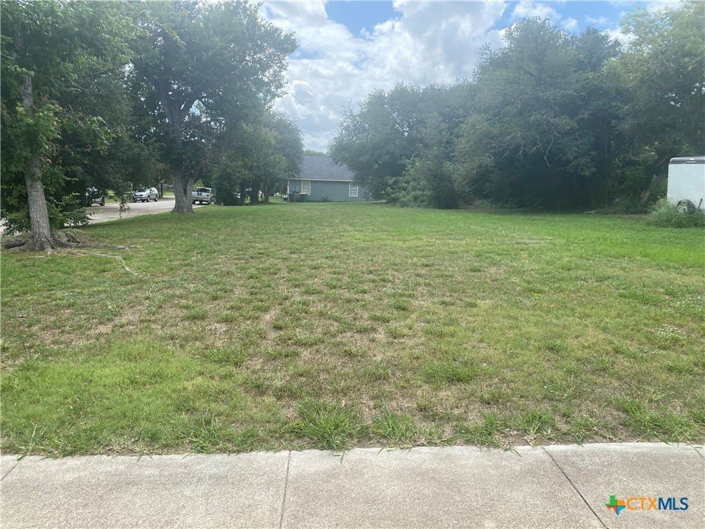 900 S Cameron Street lot: 1