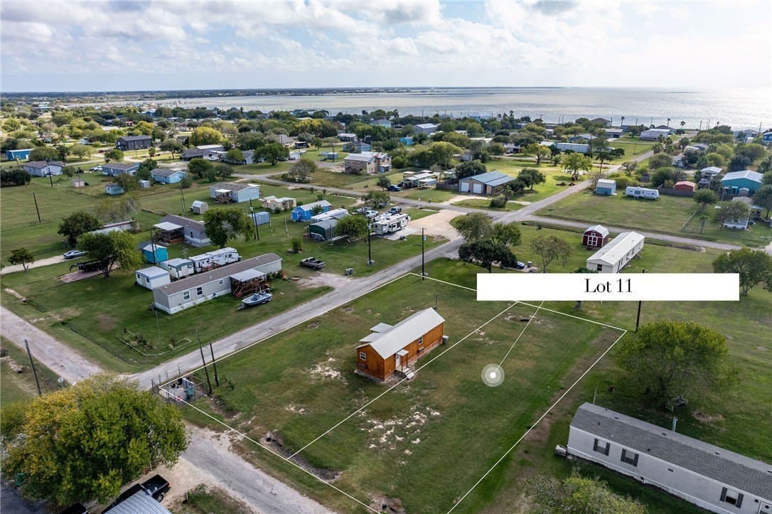 1103 W Houston Avenue lot: 11