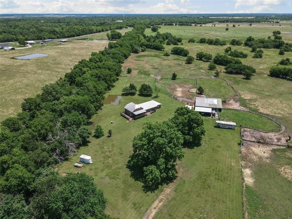 901 County Road 3925