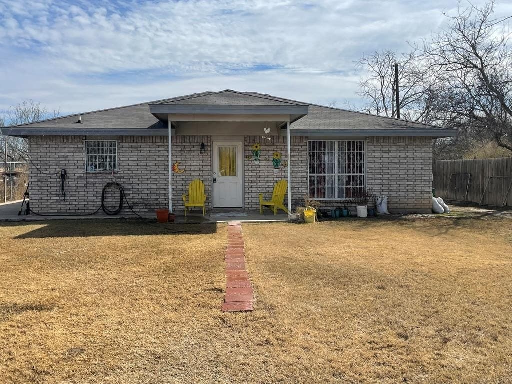 66 Lisa Blvd