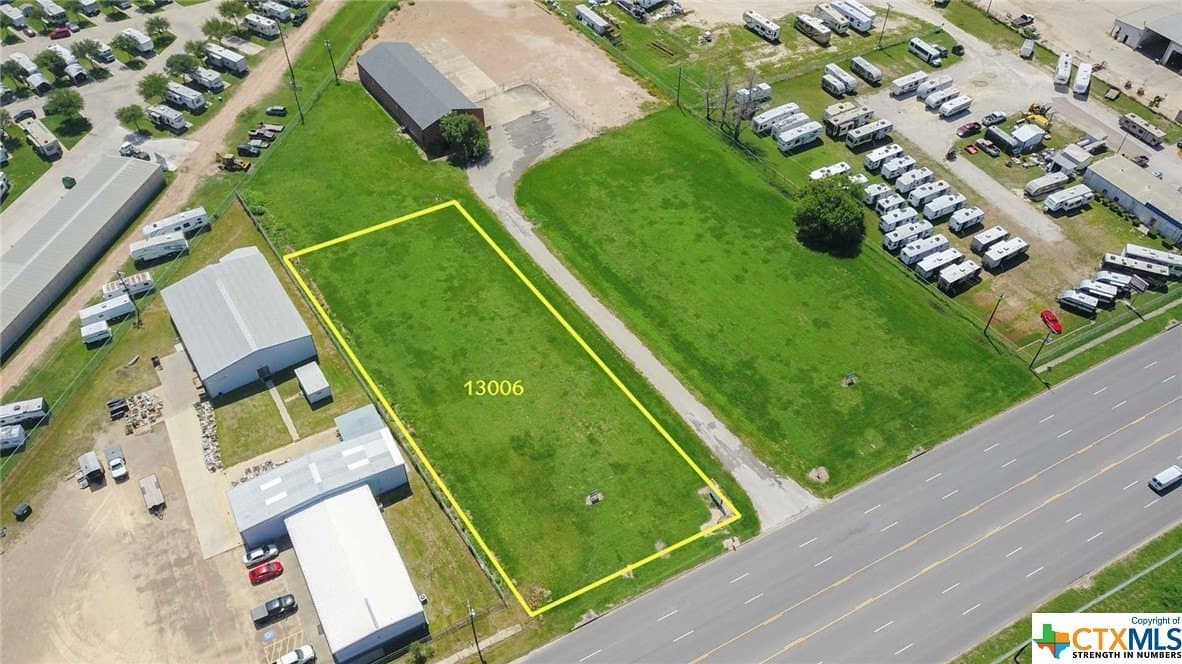 13006 N Navarro Street lot: 1