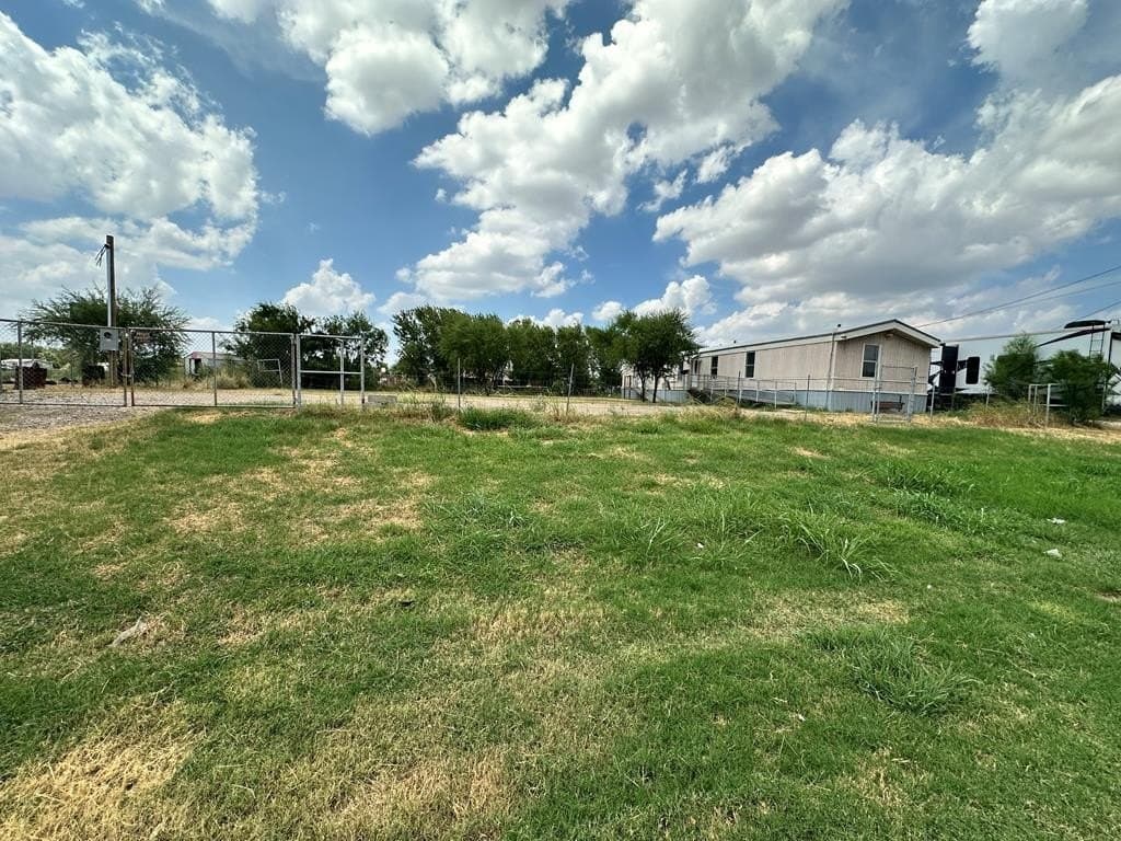 2421 & 2433 Eidson Rd