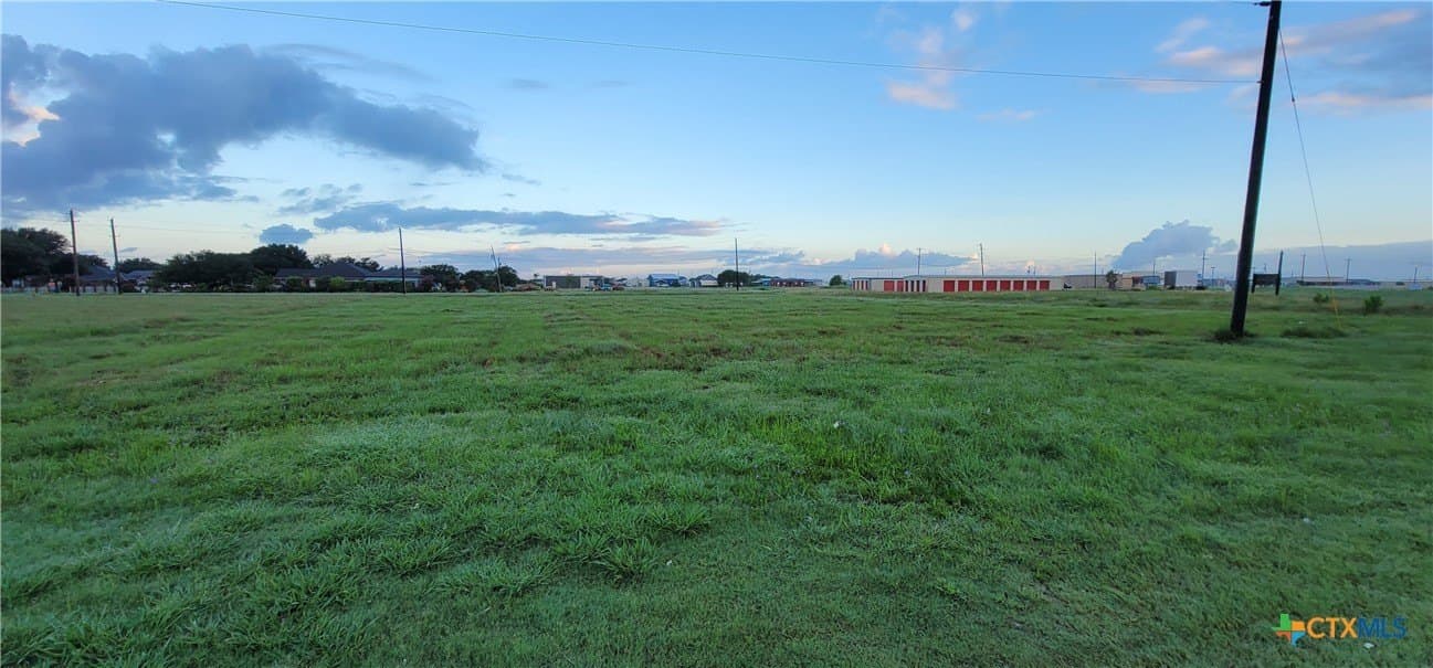 809 W Austin Avenue lot: 14-18
