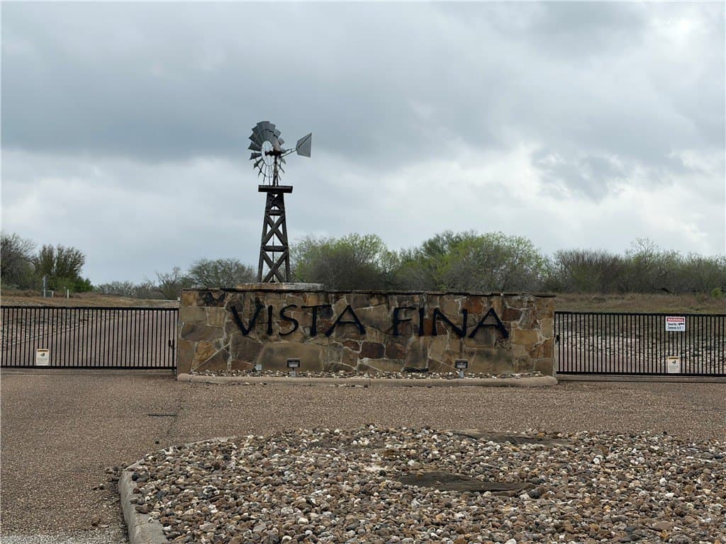 Vista Fina Dagger loop #4 lot: 4