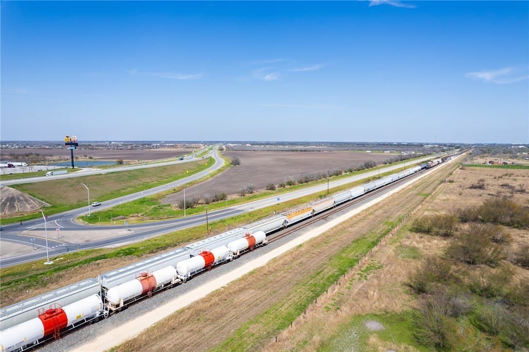 US 77/CR 1196 lot: 0