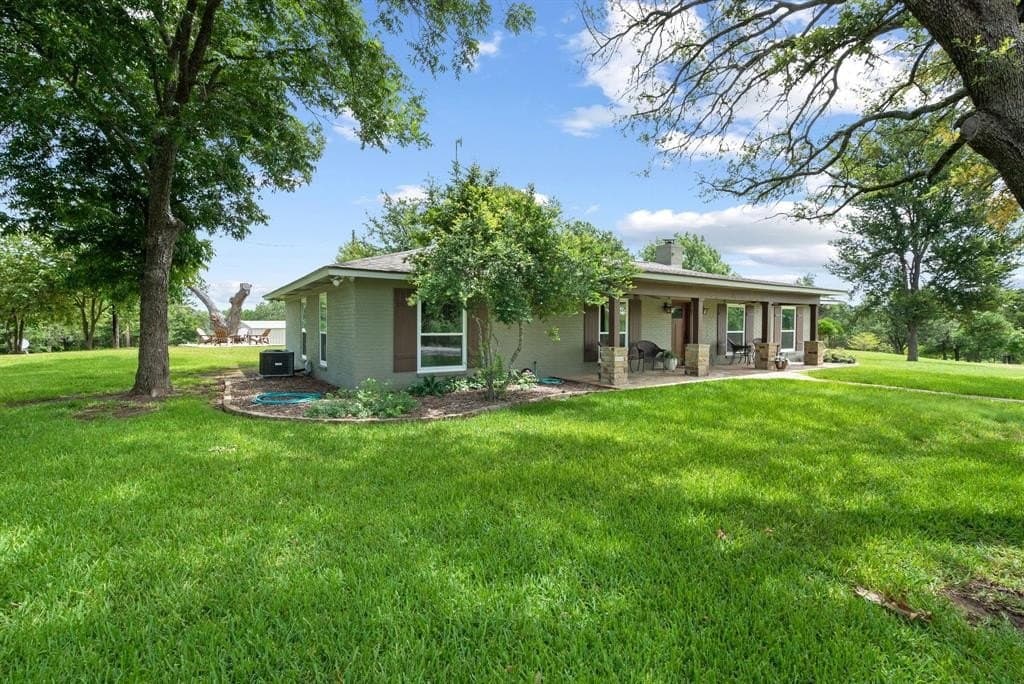 250 Lakeview Court