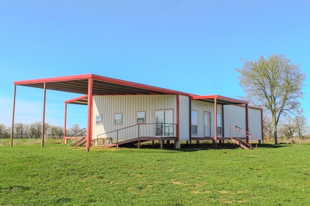 1070 Paradise Oak