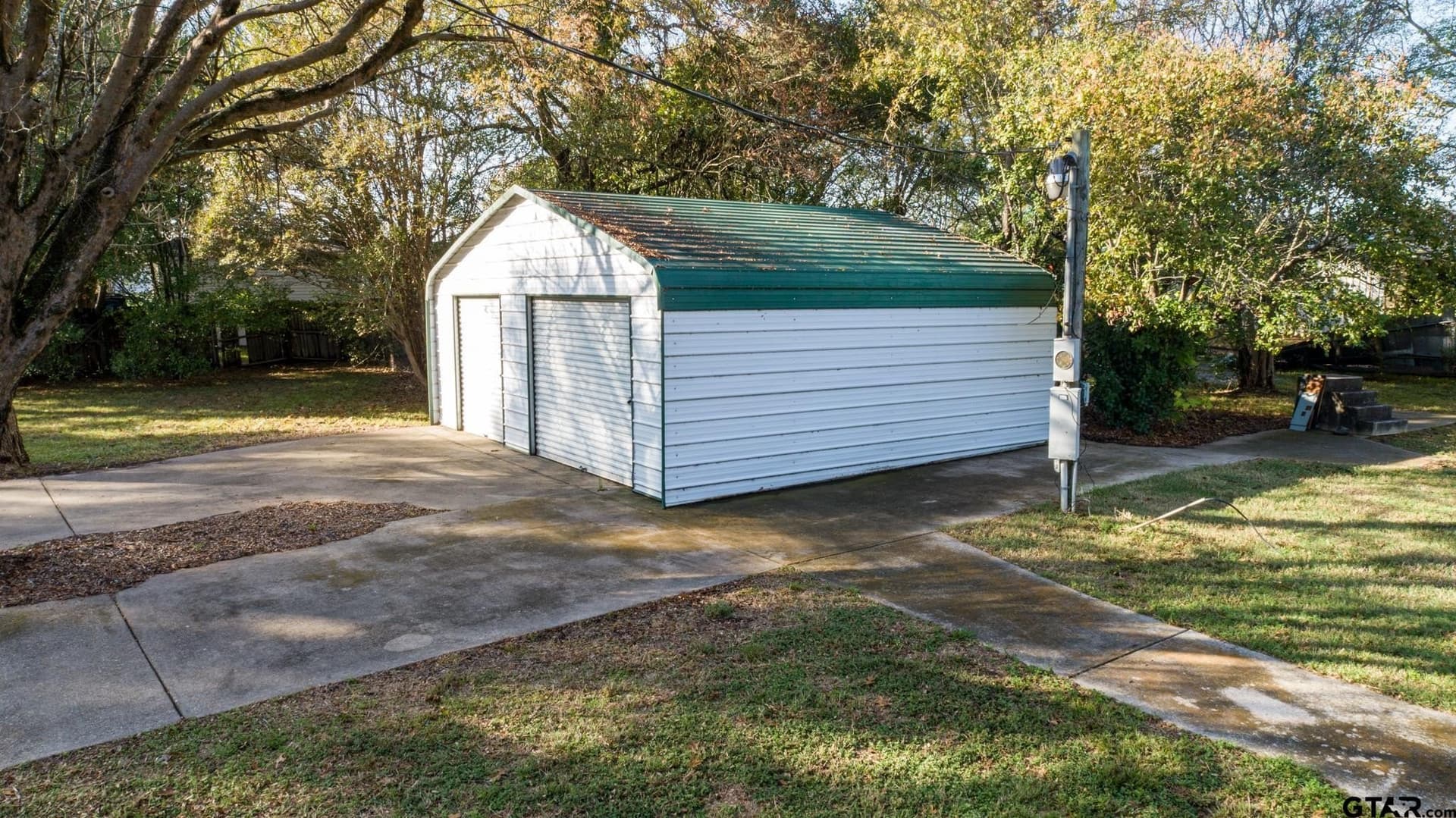 208 Shadowwood Street
