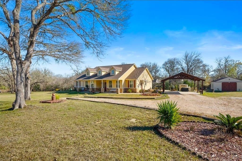 9467 Loop Road