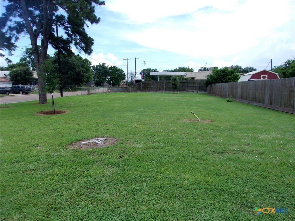 507 E River Street lot: 4