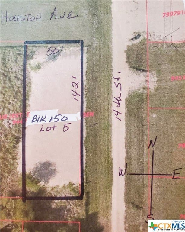 W HOUSTON Street lot: 5