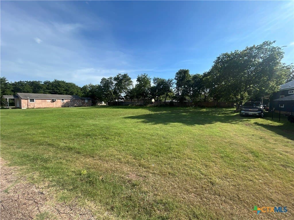 Rogers Street lot: 5