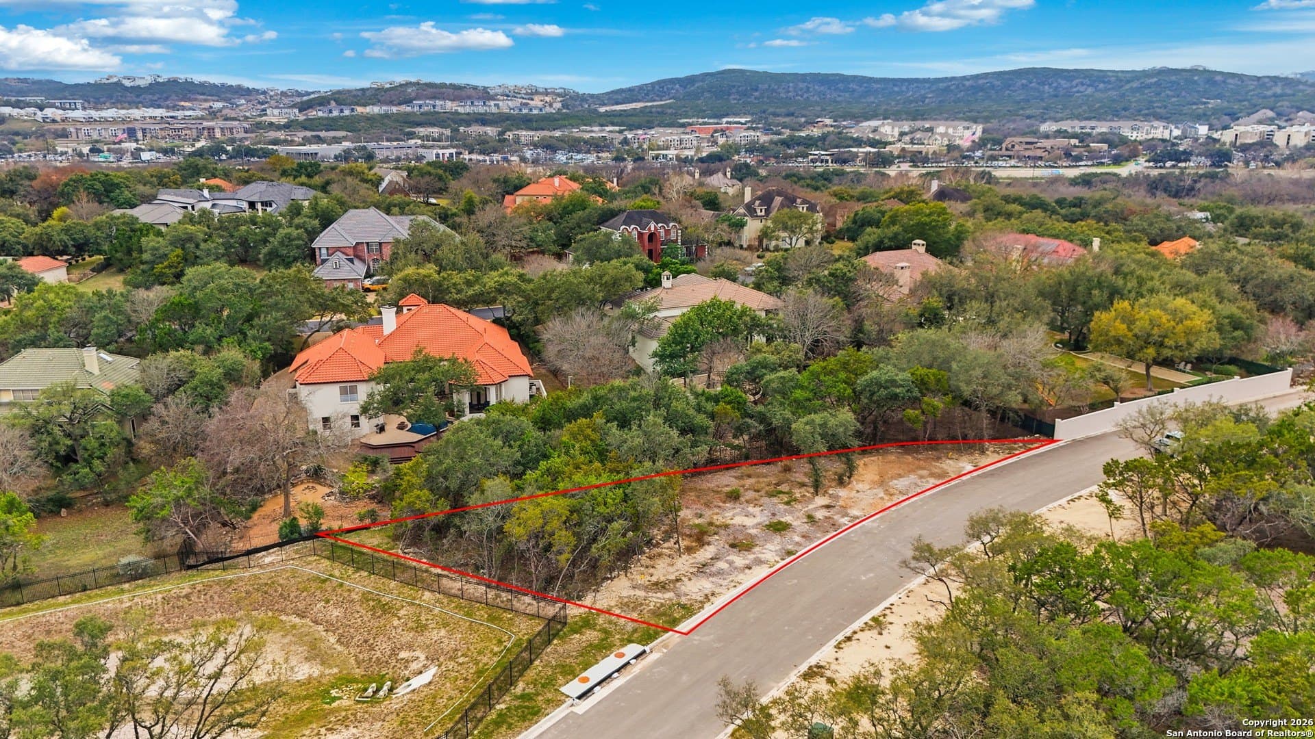 6610 Live Oak Valley