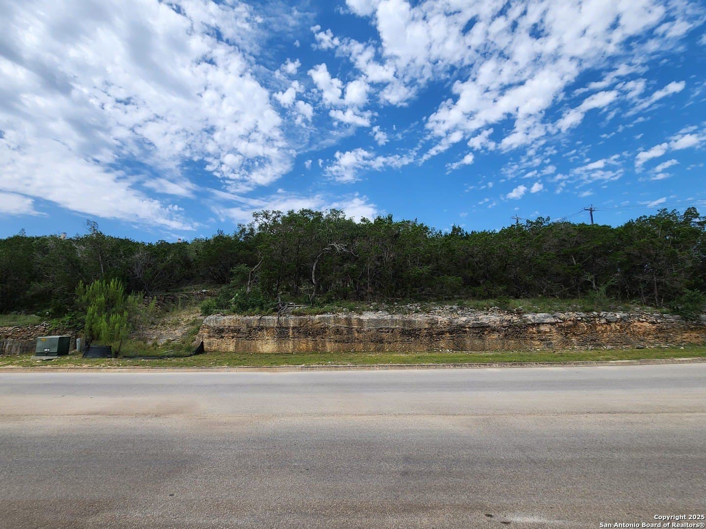 502 Winding Ravine