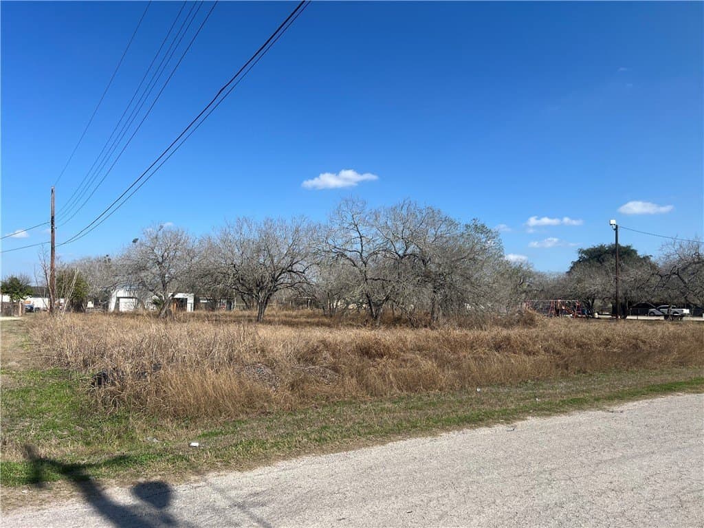 Marigold Avenue lot: 1