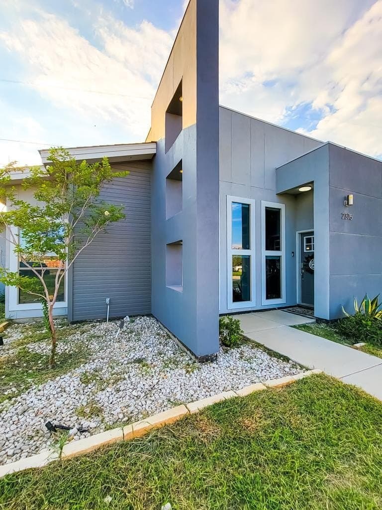 2375 Oak Breeze
