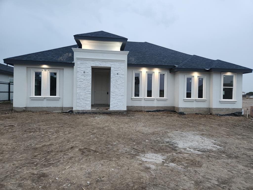 820 Ceniza Drive