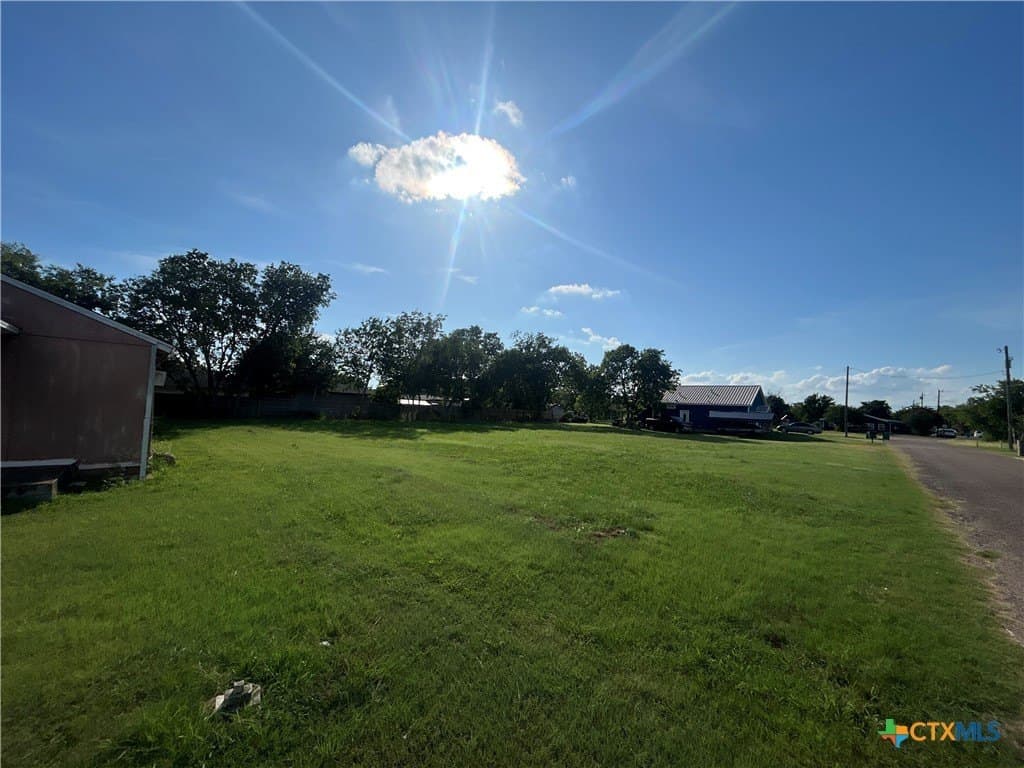 Rogers Street lot: 6