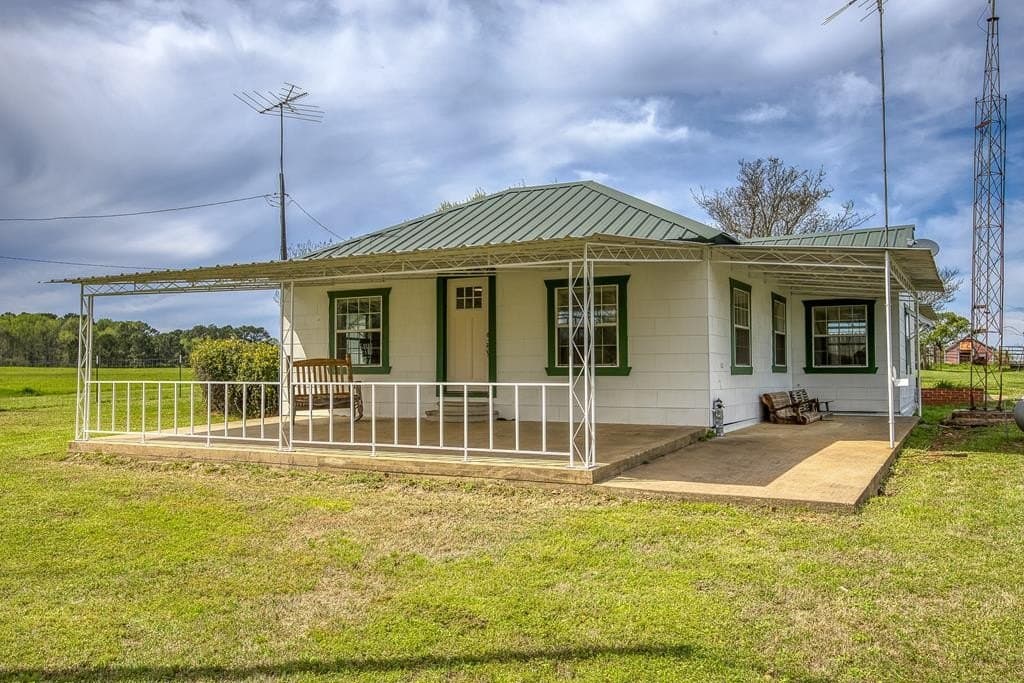 11361 E State Highway 21