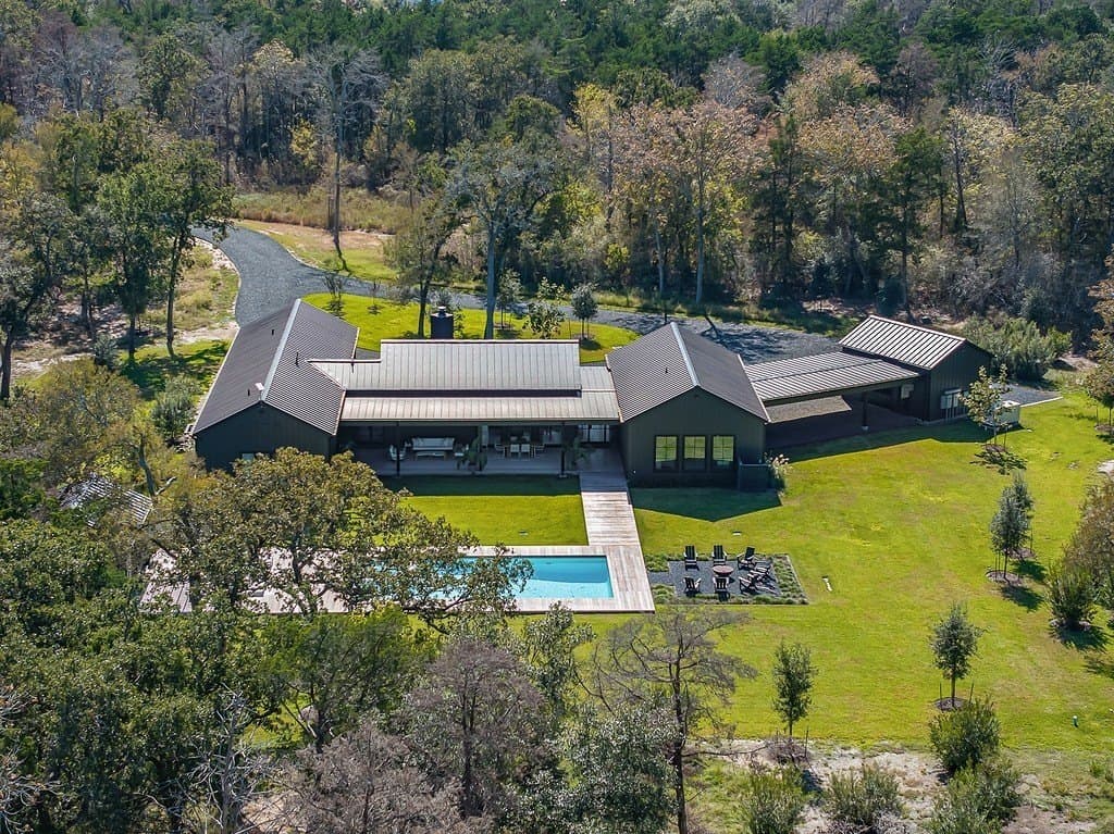 830 South Weyand Road