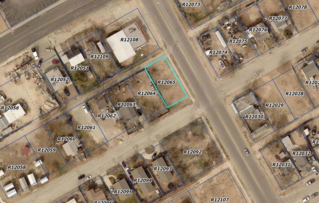 302 W 13th Street lot: 20