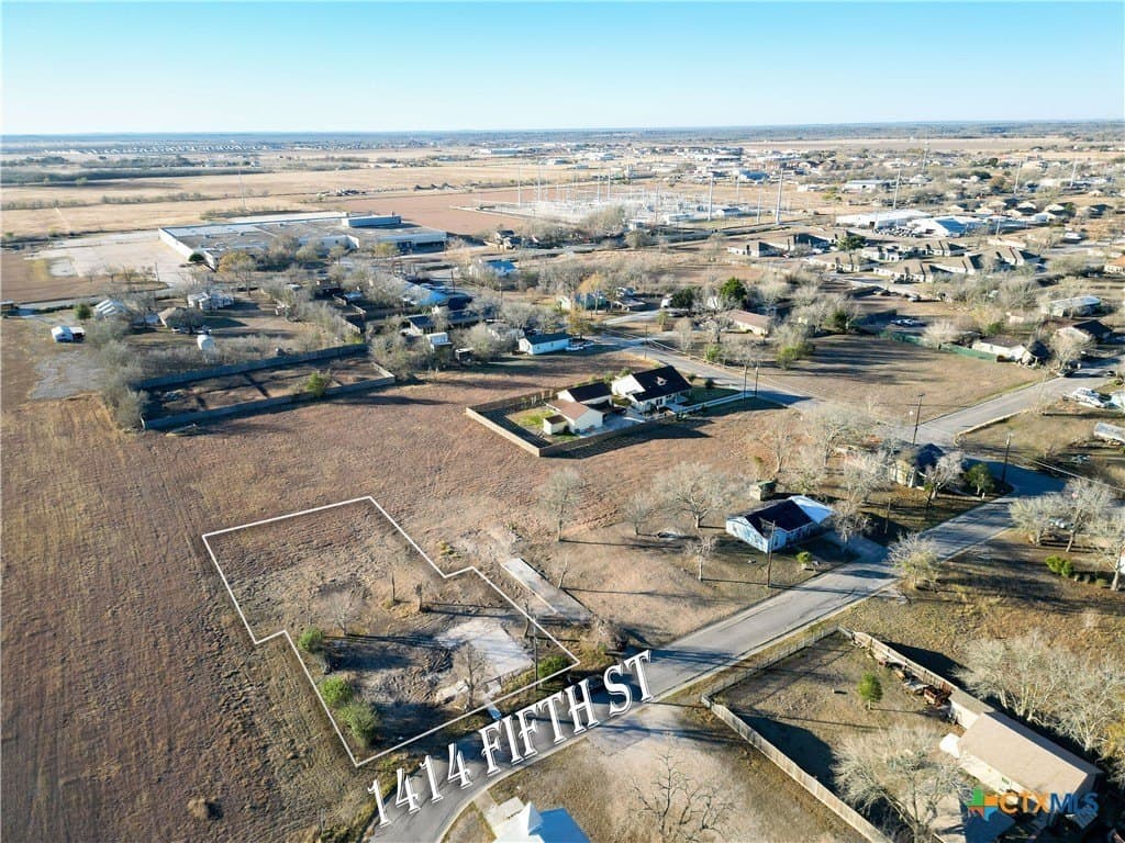 1414 Fifth Street lot: 2