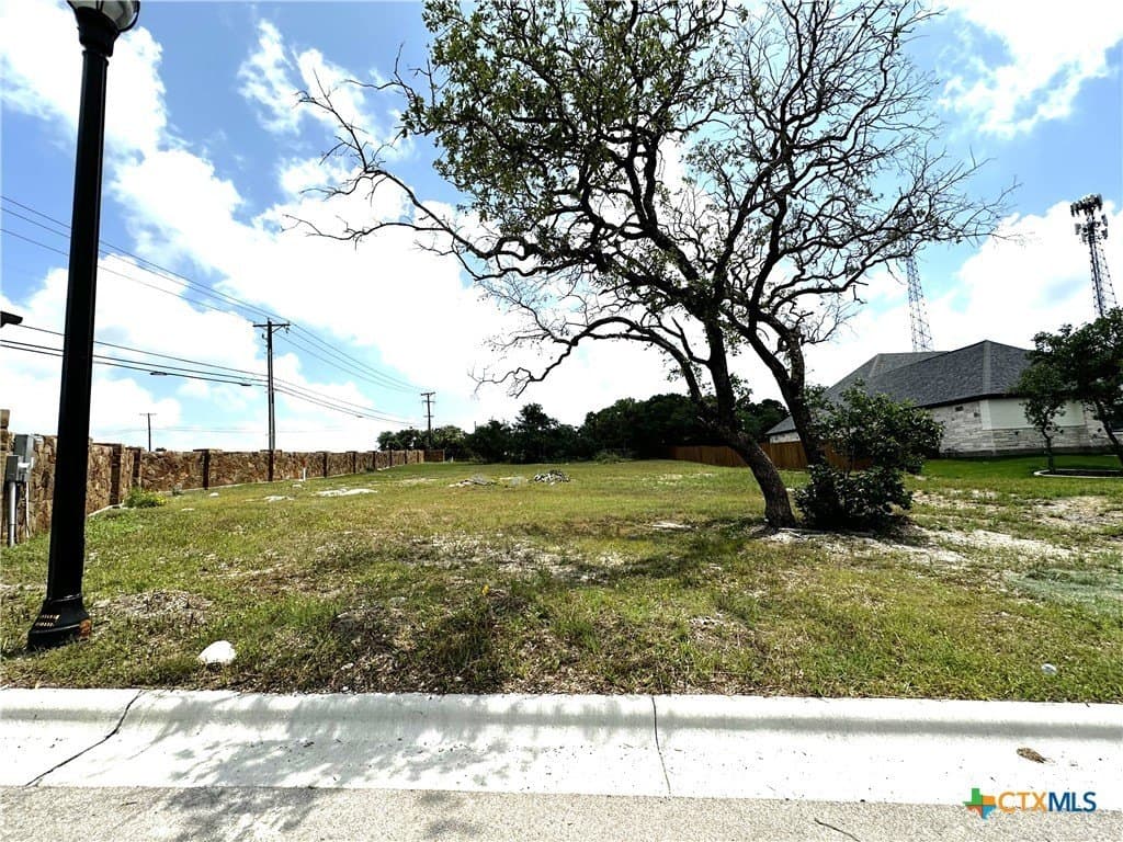 7003 Troyan Lane lot: 28