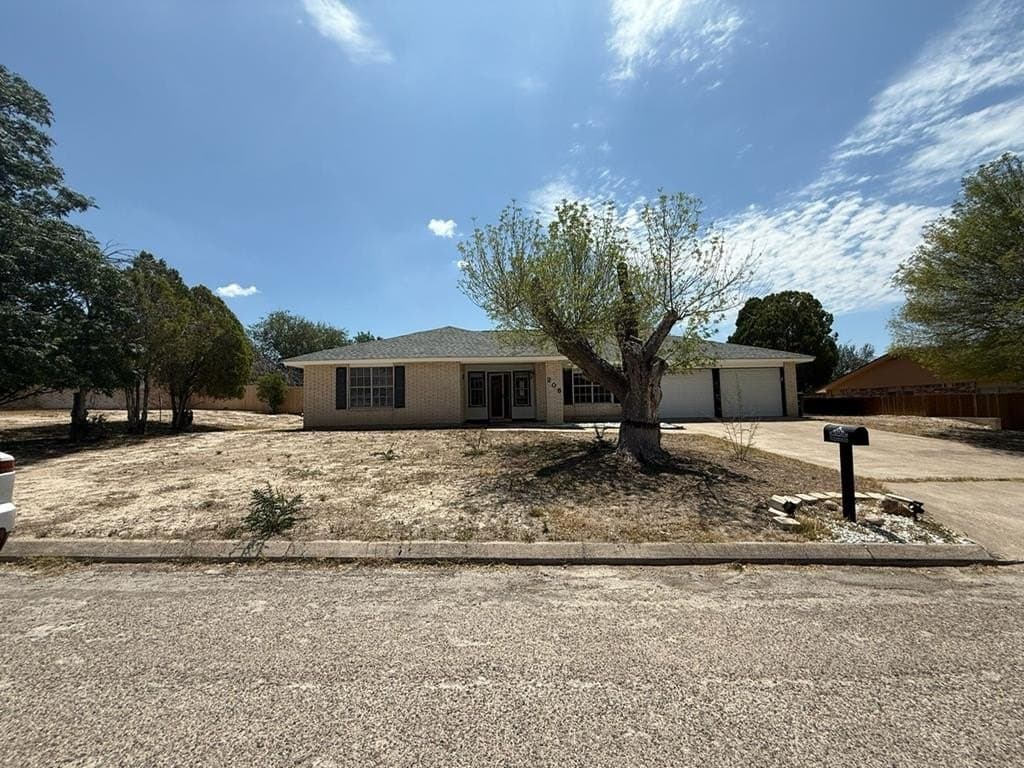 205 Meandering Way
