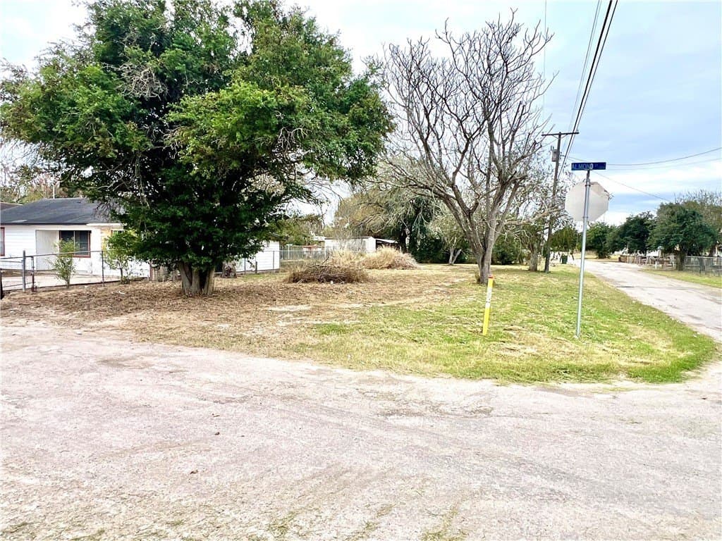 Elbano Street lot: 1
